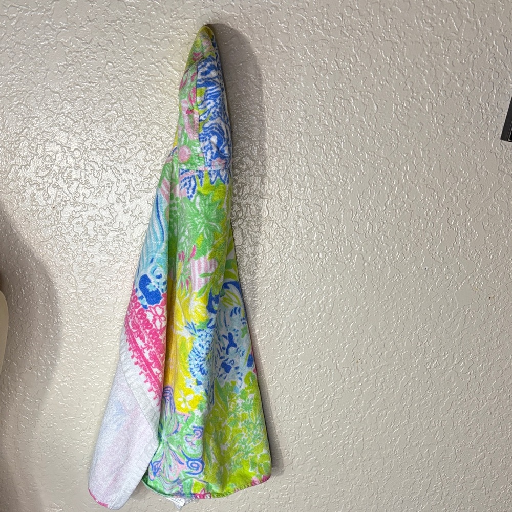 Lilly Pulitzer Vibrant Floral Towel for kids with hoodies